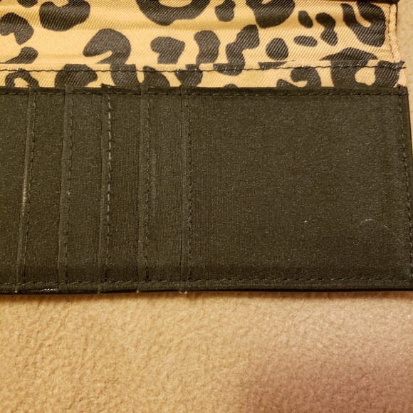 Jessica Simpson Print Wallet - Picture 5 of 5